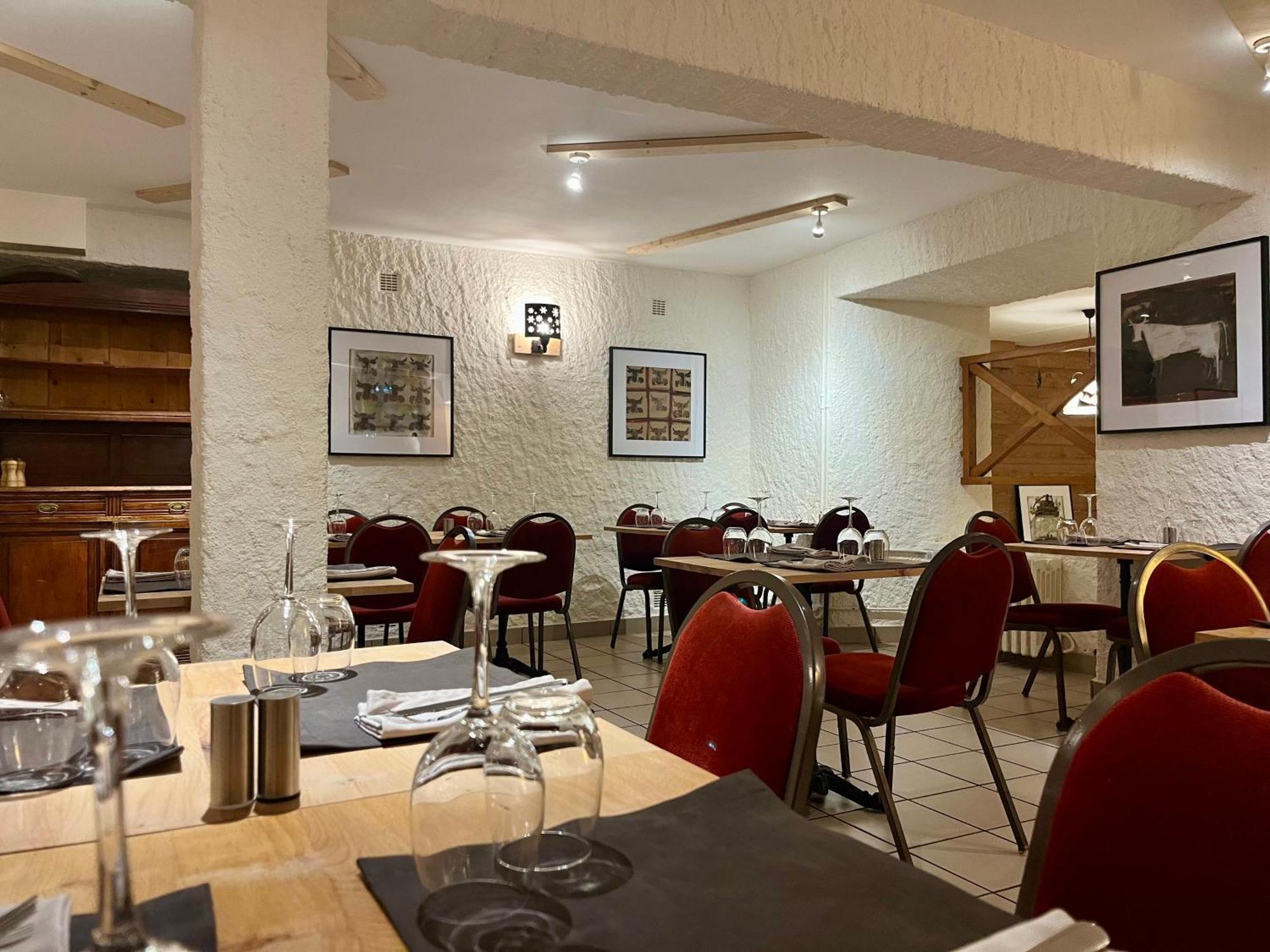 Hotel Restaurant Le Clos Besse-et-Saint-Anastaise Dış mekan fotoğraf